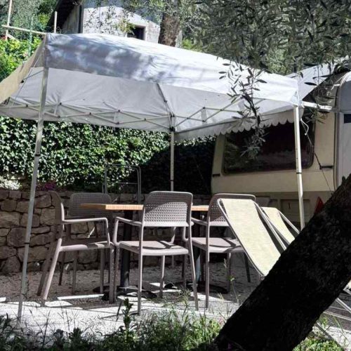 caravan-arredata-in-affitto-campeggio-lago-di-garda-LeMaior-brenzone-4