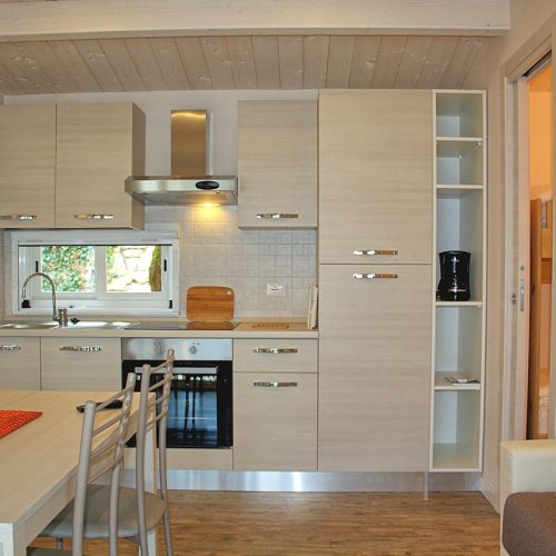 mobilhaus-camping-gardasee-castelletto-lemaior-peler3-01