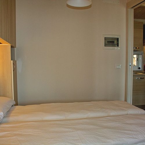 mobilheim-camping-gardasee-castelletto-lemaior-peler3-2zimmer05