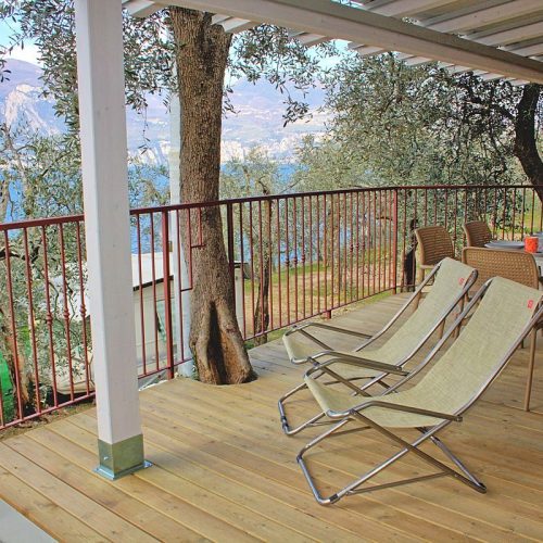mobilheim-camping-gardasee-castelletto-lemaior-peler3-terrasse-10