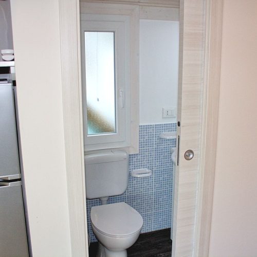 mobilheim-camping-gardasee-castelletto-lemaior-terrazza-10