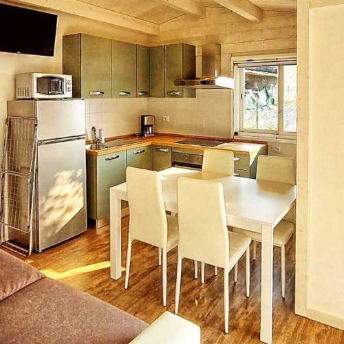 peler5-bungalow-5-persone-camping-lemaior-lagodigarda-02